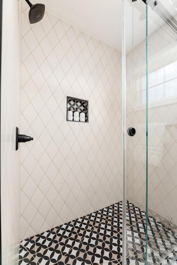 Midtown Modern - Urban Condo Walkable To Bars And Beach Traverse City Exteriér fotografie