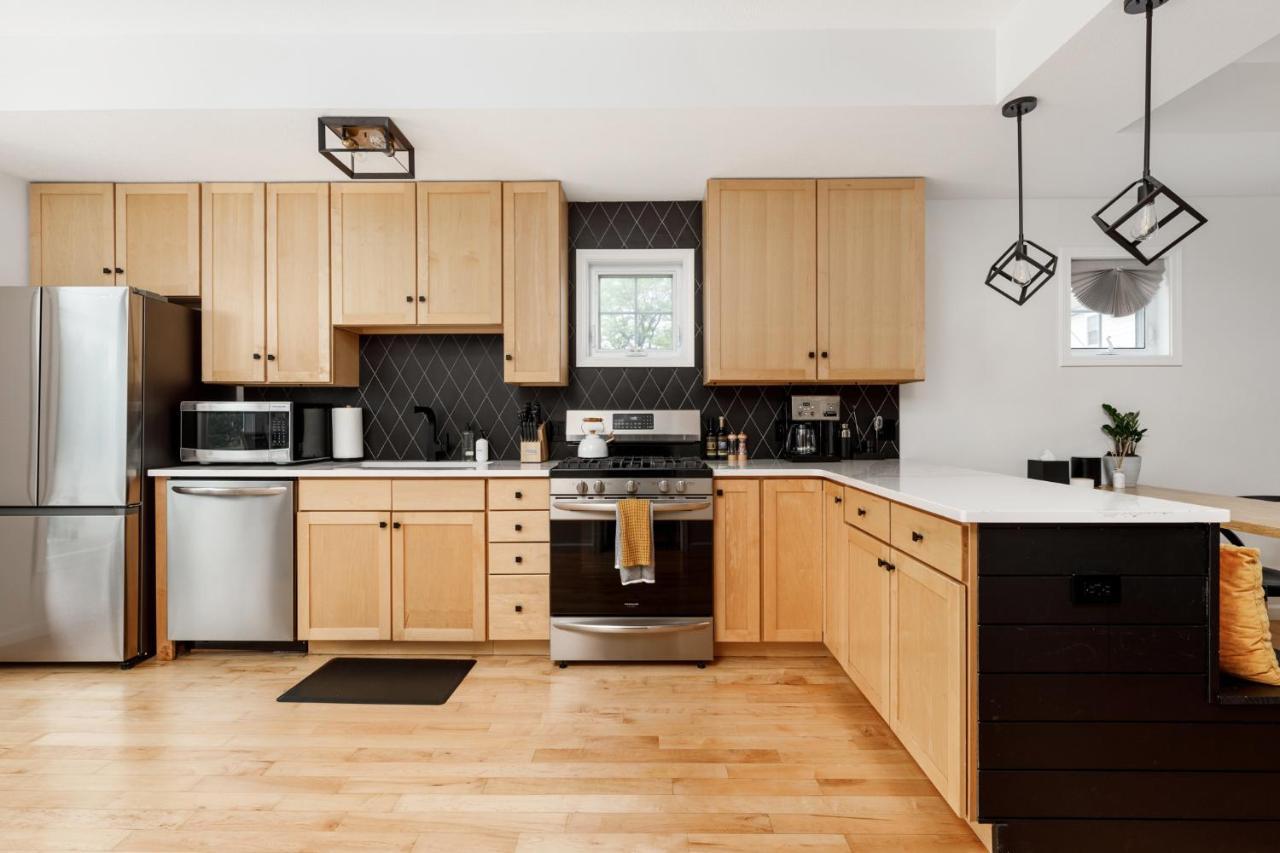 Midtown Modern - Urban Condo Walkable To Bars And Beach Traverse City Exteriér fotografie