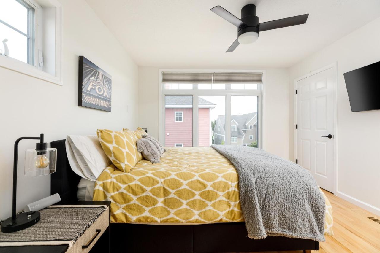 Midtown Modern - Urban Condo Walkable To Bars And Beach Traverse City Exteriér fotografie